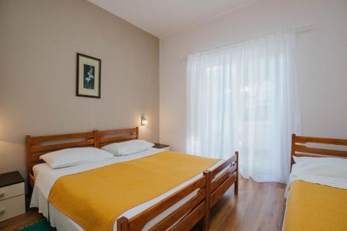 Apartments by the sea Marina, Trogir - 5968