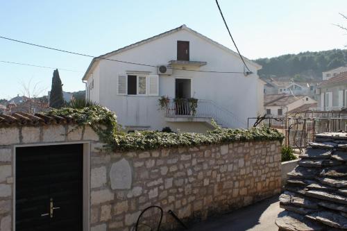  Apartments with a parking space Supetar, Brac - 6035 in Supetar