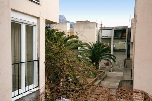 Apartments with a parking space Omis - 5989 - image 5