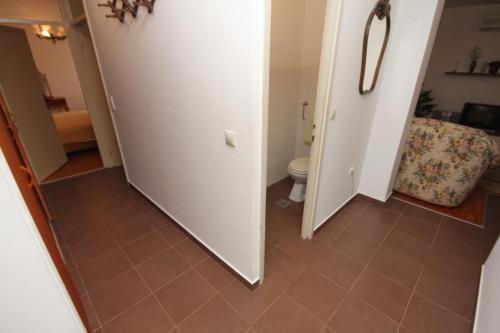 Apartments with a parking space Omis - 5989 - image 4