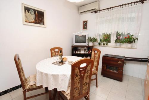 Apartments by the sea Sumpetar Omis - 5983 - image 10