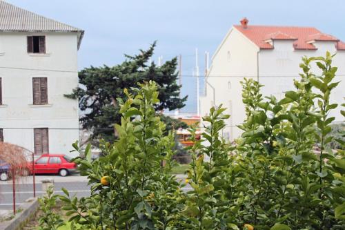Apartments by the sea Sumpetar Omis - 5983 - image 2