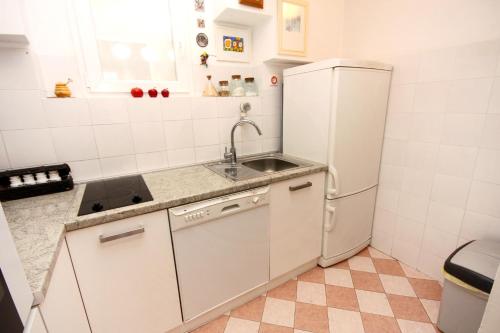 Apartments with WiFi Split - 6079 - image 12