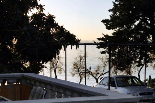 One-Bedroom Apartment with Terrace and Sea View image 2