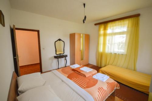 One-Bedroom Apartment with Terrace and Sea View image 7