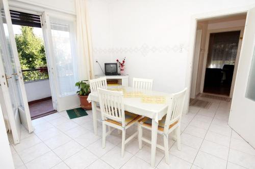 Apartments with WiFi Split - 6028 - image 13