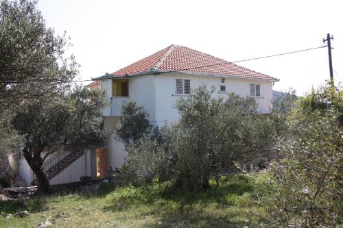  Apartments with a parking space Vinisce, Trogir - 6117 in Vinišće