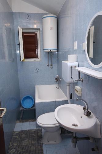 Three-Bedroom Apartment with Terrace and Sea View image 10