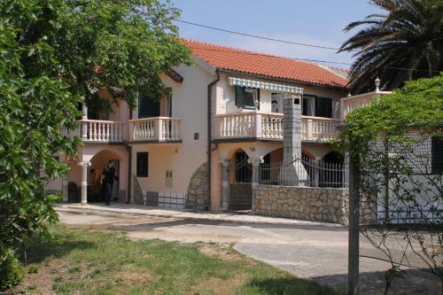Apartments with a parking space Privlaka, Zadar - 6154 - Location saisonnière - Privlaka