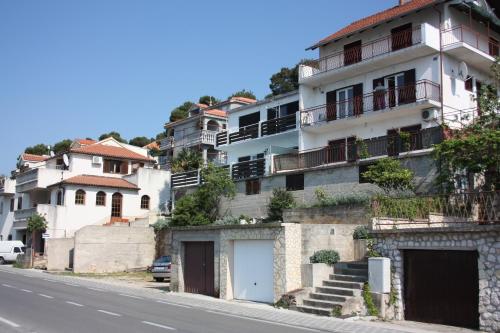  Apartments by the sea Tisno, Murter - 6106 in Tisno