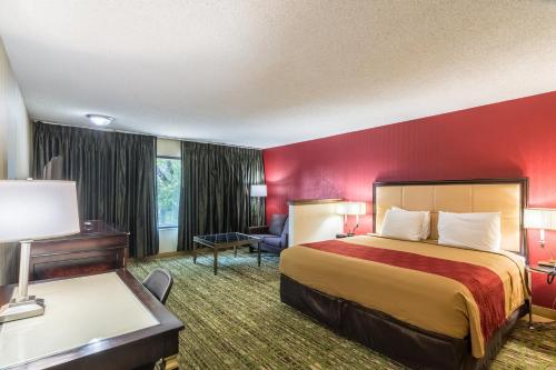 Rodeway Inn & Suites