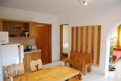 Boroka Apartmanhazak - Fagyongy House in Velem