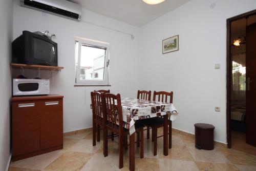 Two-Bedroom Apartment image 8