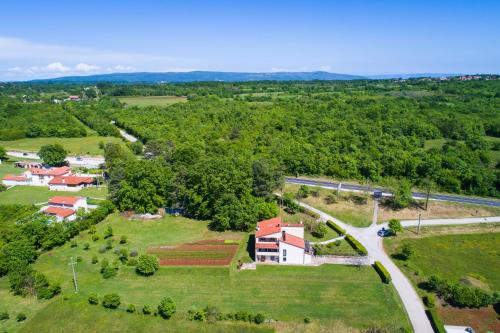  Apartments with a parking space Manjadvorci, Marcana - 7445 in Barban