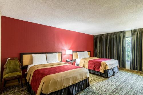 Rodeway Inn & Suites