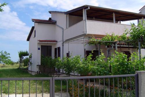  Apartments with a parking space Banjole, Pula - 7487 in Banjole