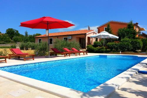  Family friendly house with a swimming pool Orihi, Central Istria - Sredisnja Istra - 7492, Pension in Barban