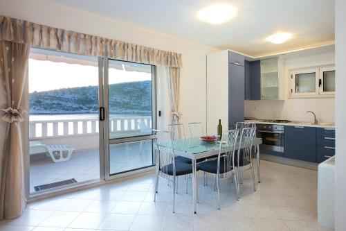 Apartments by the sea Razanj Rogoznica - 7484 - image 5