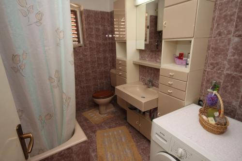 Apartments by the sea Arbanija Ciovo - 7545 - image 6