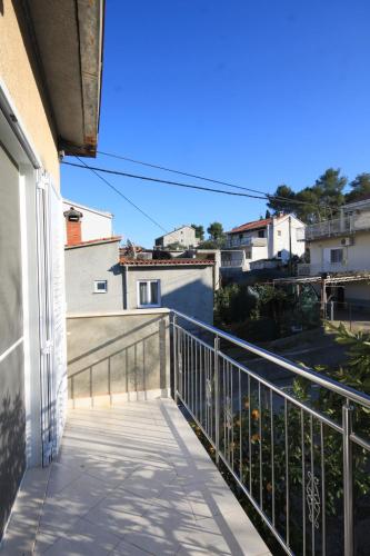 Apartments by the sea Arbanija Ciovo - 7545 - image 7