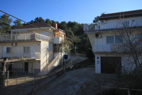 Apartments by the sea Arbanija Ciovo - 7545 - image 12