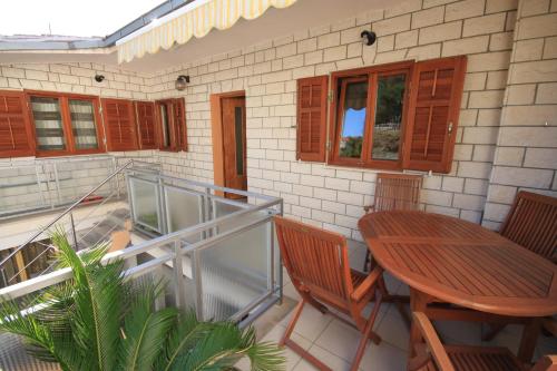 Apartments with WiFi Split - 7563 - image 12