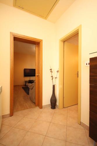 Apartments with WiFi Split - 7563 - image 14