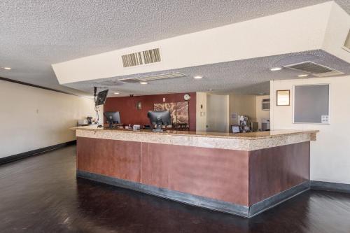 Rodeway Inn & Suites