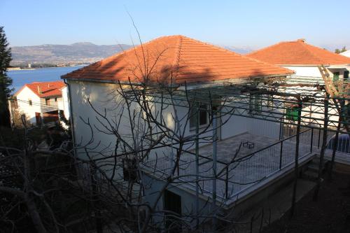 Apartments by the sea Mastrinka Ciovo - 7582 - image 14