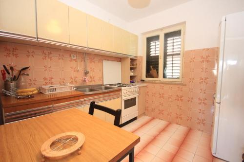 Apartments by the sea Mastrinka Ciovo - 7582 - image 6