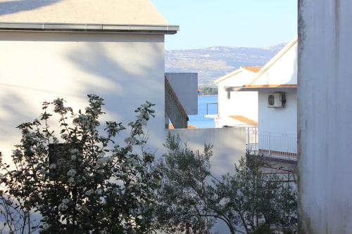Apartments by the sea Mastrinka Ciovo - 7582 - image 12