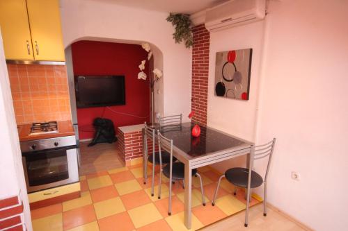 Apartments with WiFi Split - 7595 - image 13