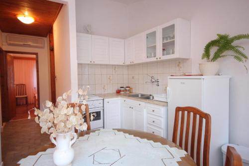 Apartments by the sea Brna, Korcula - 7553