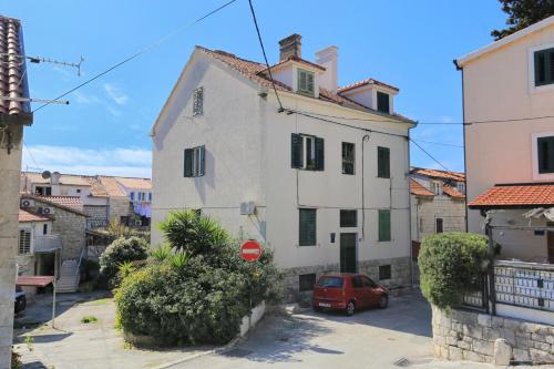 Apartments with WiFi Split - 7588 - image 2