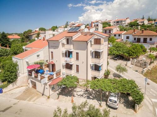 Apartments with a parking space Pjescana Uvala, Pula - 7612, Medulin (Medolino)