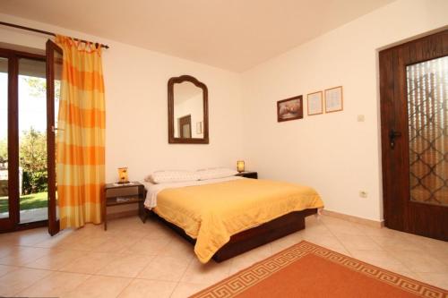 Apartments with a parking space Presika, Labin - 7617 in เปรซิกา