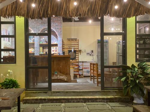 Restaurant, CornerCatBa in Lan Ha Bay