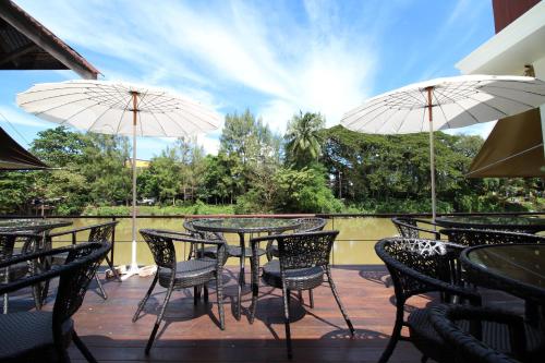 Baan Luang Rajamaitri Historic Inn thumbnail 3