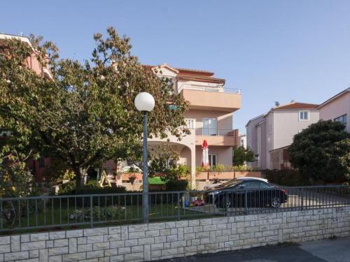 Apartments with a parking space Brodarica Sibenik - 6150 - image 3