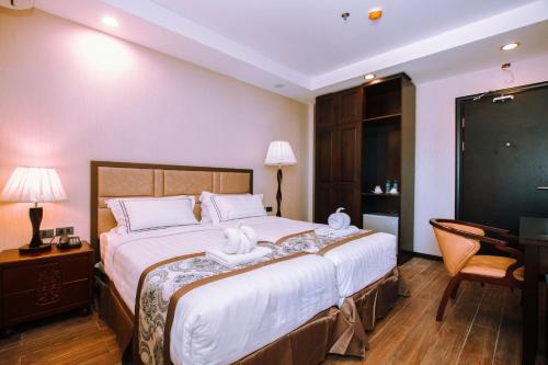 Standard Queen Room image 2
