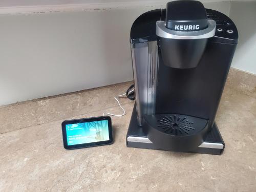 Spacious Centrally Located 3 Bed 2 Bath - Sleeps 8