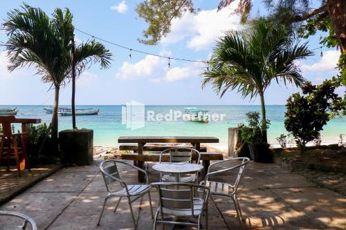. Sahabat Pantai Guest House Mitra RedDoorz