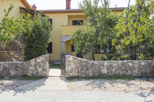  Apartments with a parking space Vinez, Labin - 7471, Pension in Labin