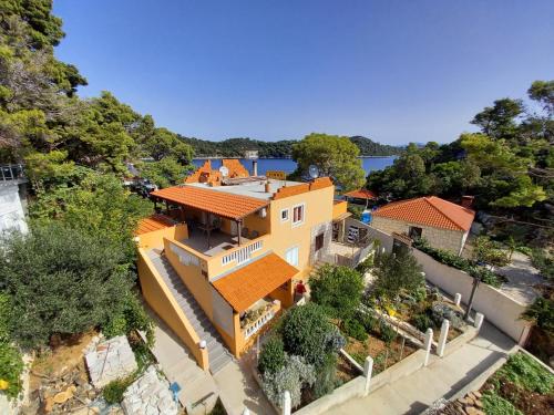  Apartments by the sea Sobra, Mljet - 7531 in Sobra