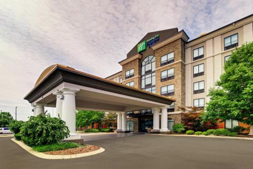 Holiday Inn Express Nashville-Opryland, an IHG Hotel