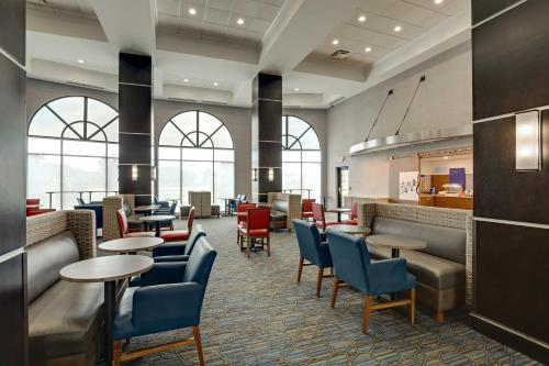 Holiday Inn Express Nashville-Opryland By IHG - 식음료(F&B)
