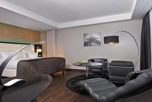 Hotel Palace Berlin Room Type - Junior Suite with free Club Lounge Access Hotel Palace Berlin Room Type - Junior Suite with free Club Lounge Access