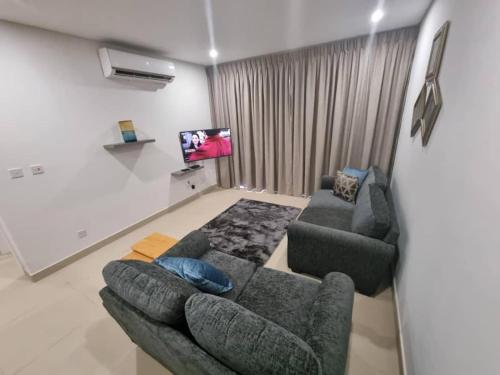 المرافق, Executive 3 bedroom Apartment Space Available in لابون