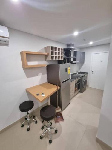 Konyha, Executive 3 bedroom Apartment Space Available in Labone