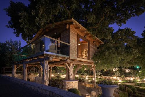 Stolidi Mou Treehouse